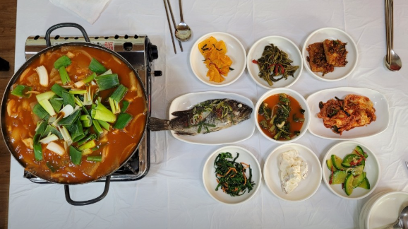 세모국 맛집: 나그네집 