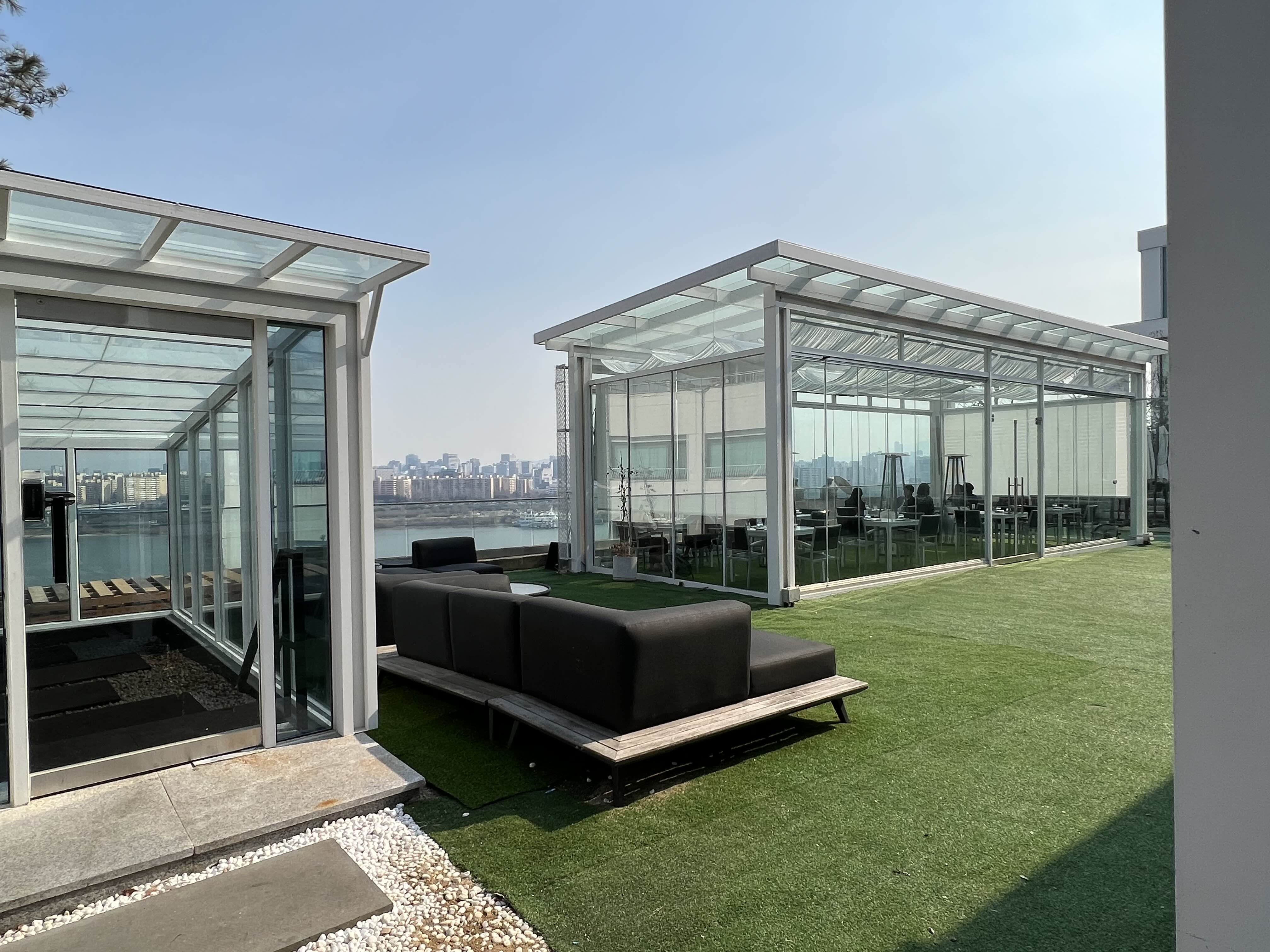 한남동 탁 트인 루프탑식당