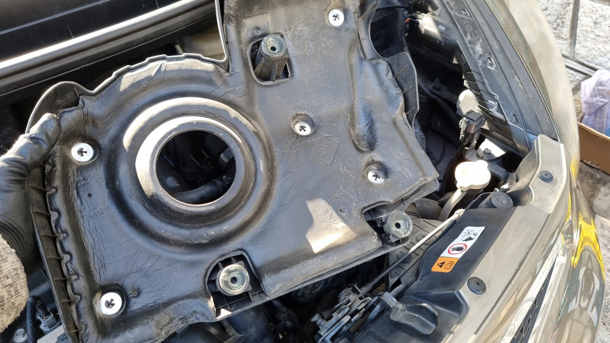 엔진 덮개 모습