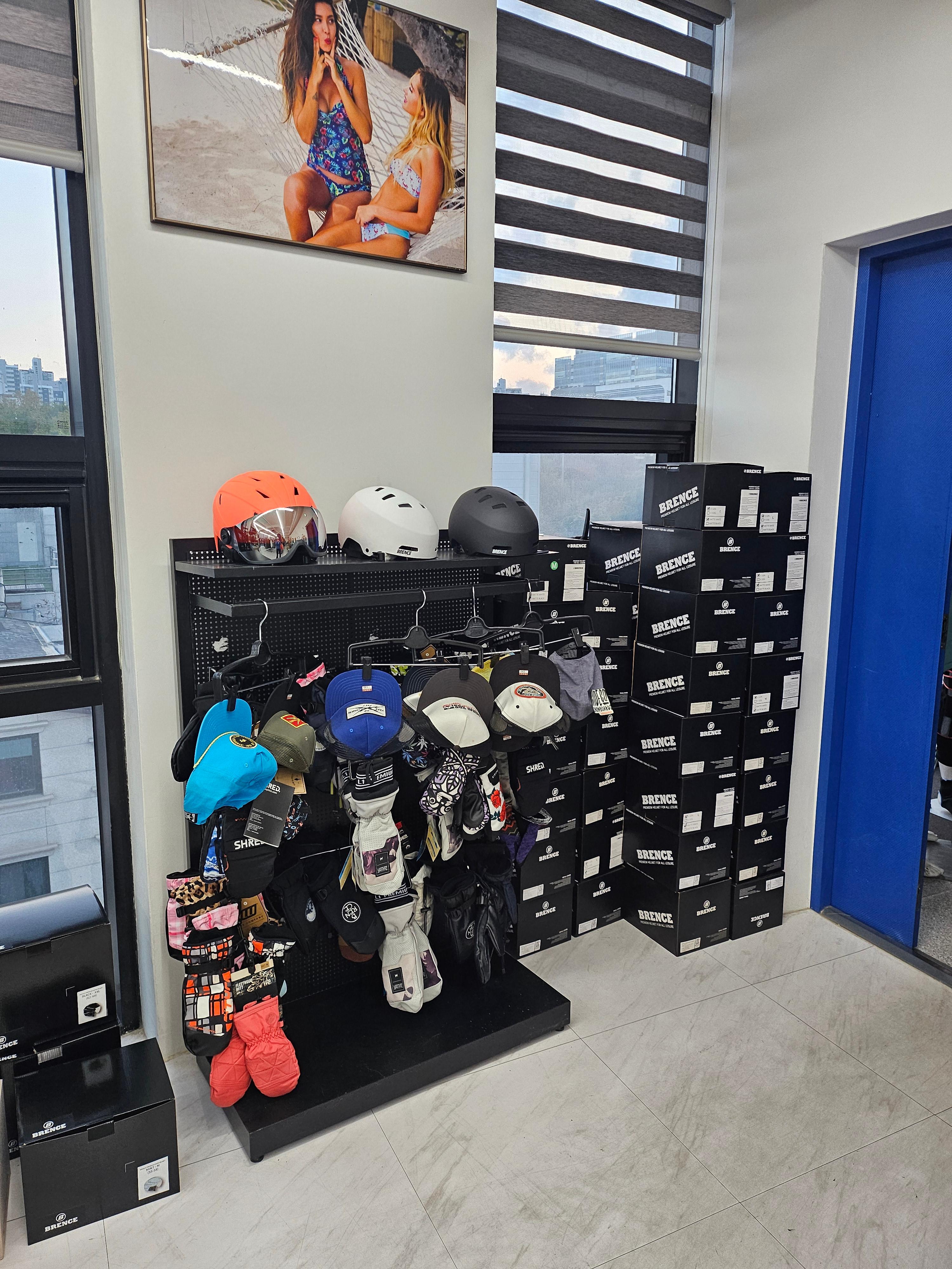 스키&middot;보드복 저렴하게! 직접 입어보고 살 수 있는 &lsquo;사우인터내셔날&rsquo; 방문 후기