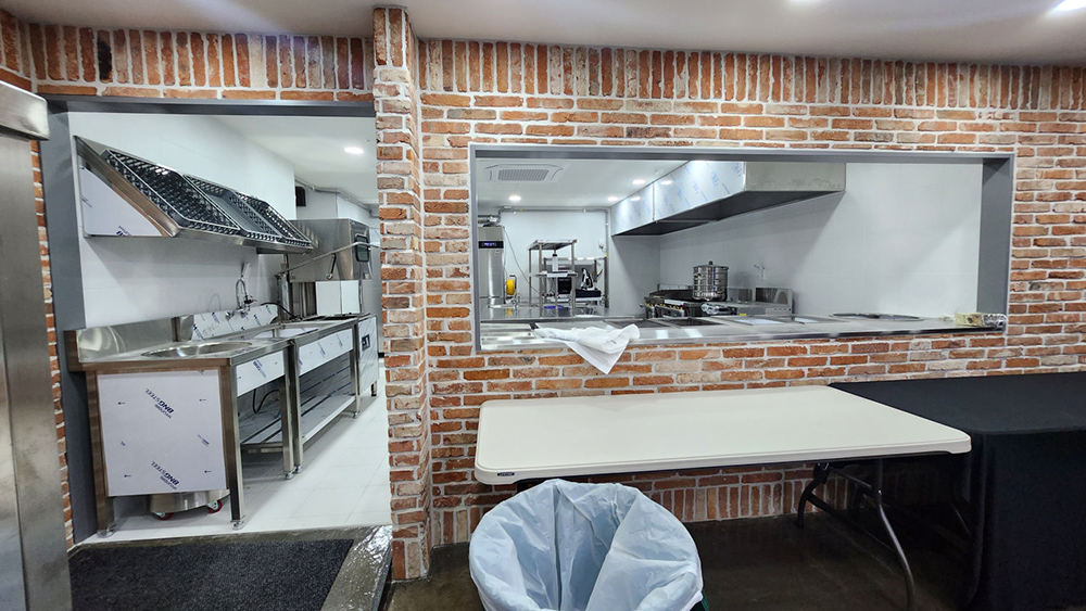 명화라이브홀 지하 1층 스태프 식사 공간