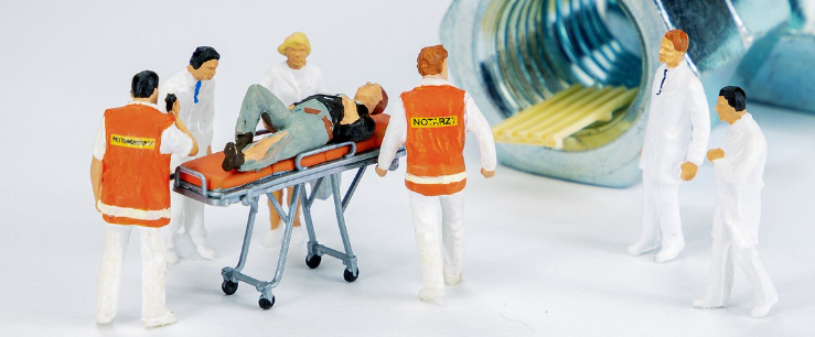 응급 구조하는 모습의 모형