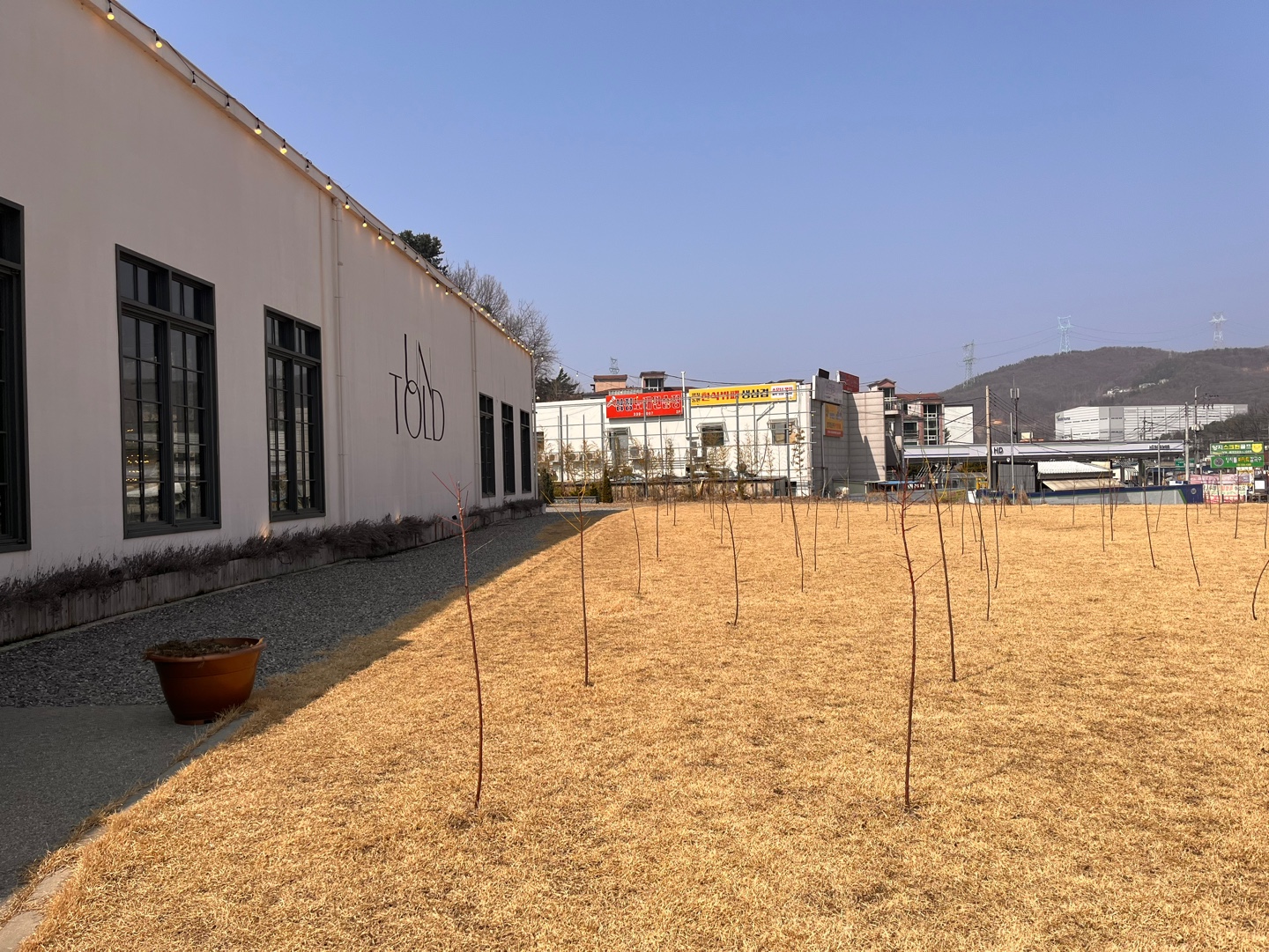 용인 대형 야외정원 베이커리 카페 '언톨드'