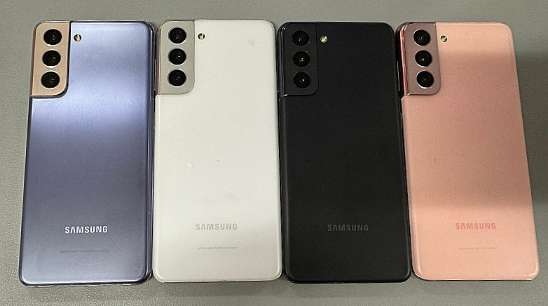 좌측부터 S21 색상 바이올렛, 화이트, 블랙, 핑크