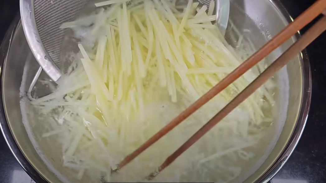 쉽고 간단한 밑반찬 감자채무침