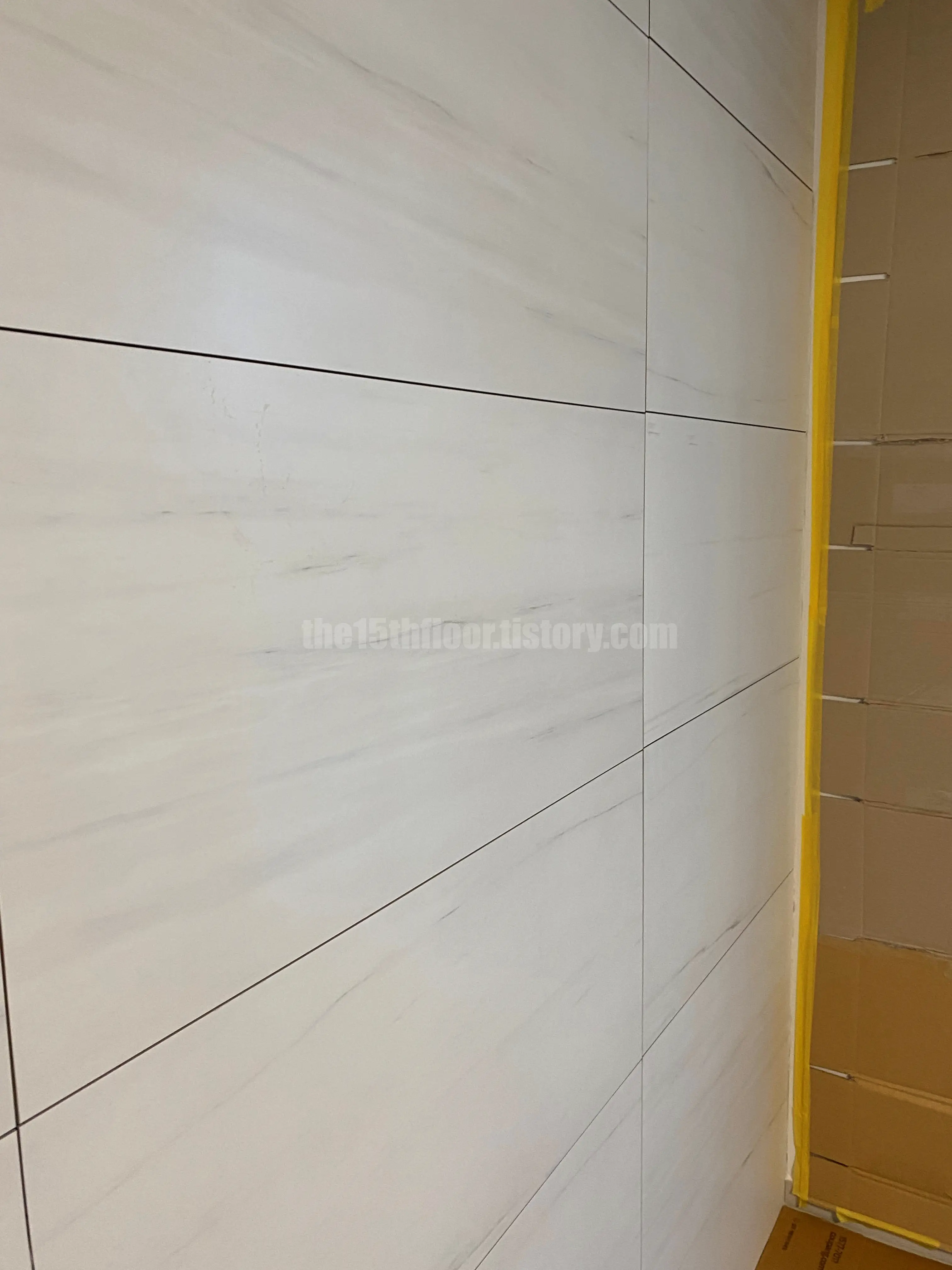 타일 하자 부분 시공 (시공 전 타일 상태)