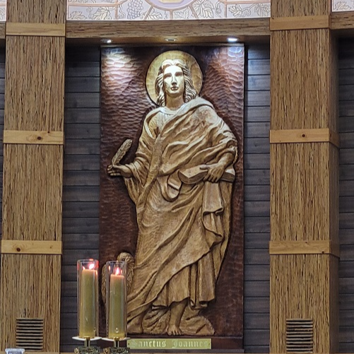 수원 정자동 주교좌 성당 제대 뒤에 있는 성 사도 요한 부조 작품입니다.