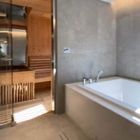 습식 사우나, 대형 욕조가 구비되어 있어 부모님들이 매우 좋아 할 것이다