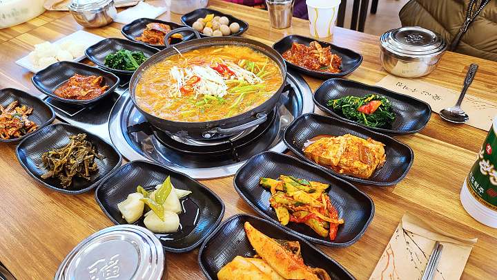 6시내고향 전남 신안 임자도 민어매운탕 깡다리탕 계절 생선 가정식 백반 민어 요리 맛집 오늘 방송 추천