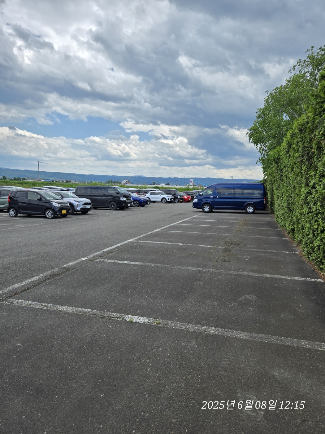 팜토미타 무료 주차장 전경 및 렌트카 주차 모습
