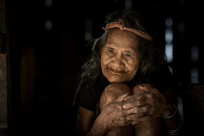 복권 당첨되는 꿈 5가지 중 조상과 관련된 꿈을 나타내는 조상 사진