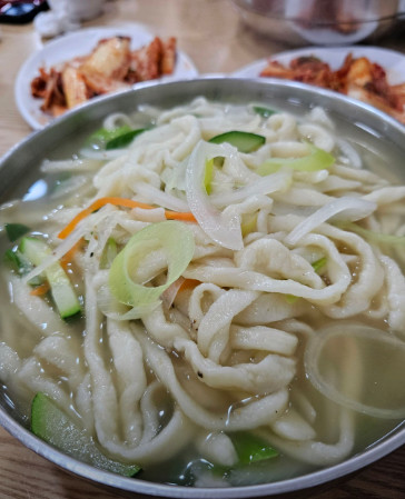 생방송투데이 34년 전통 손칼국수 수원 맛집
