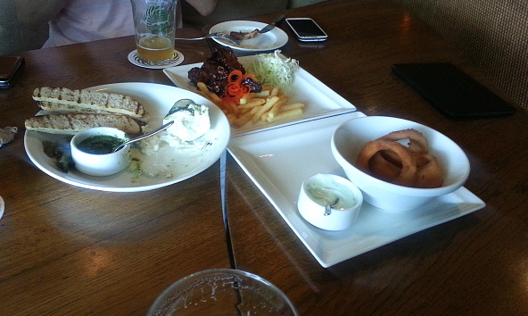 윈드밀 어니언링과 스테이크