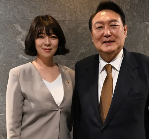 배현진