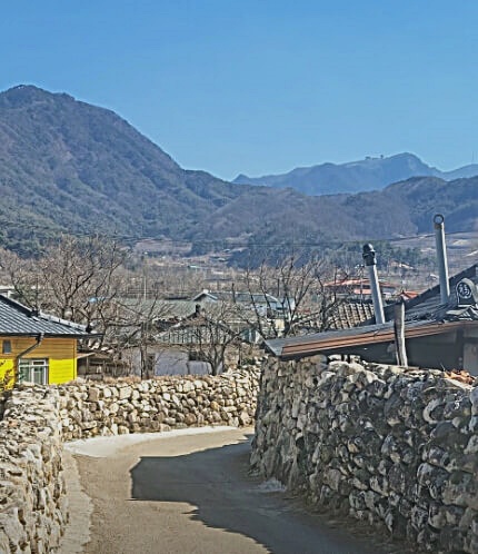 군위 한밤마을 돌담길