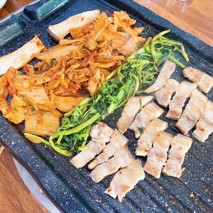 청도 맛집 추천 생방송투데이 입 안 가득 즐기는 봄의 맛 미나리 삼겹살 해물전 오늘방송 자족식당