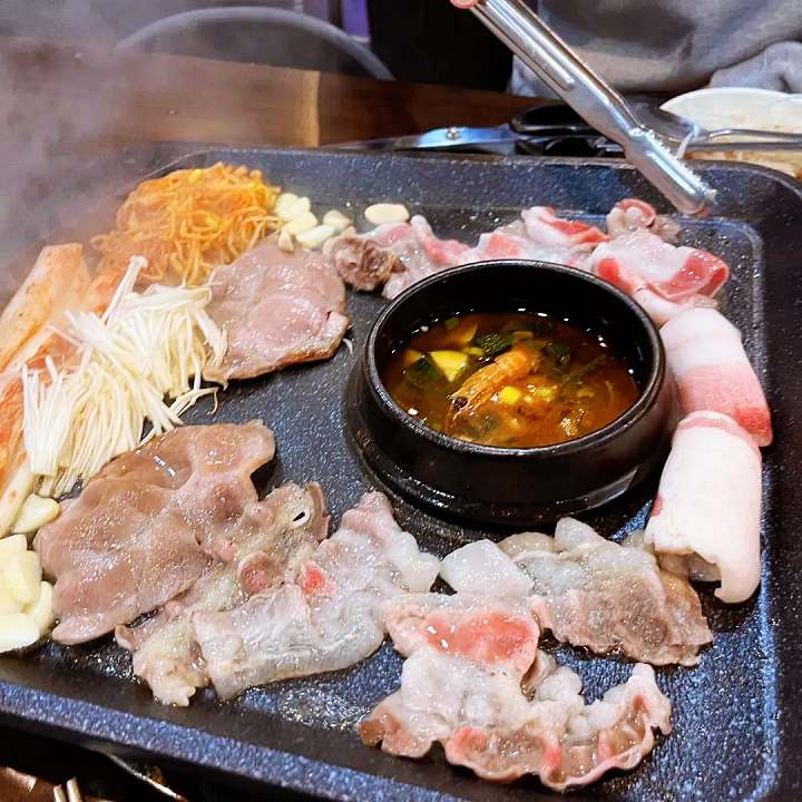 김포 마산동 맛집 추천 생방송투데이 단돈 3,900원 국내산 한돈 냉삼 대패 삼겹살 오늘방송 맛있고 싸다고