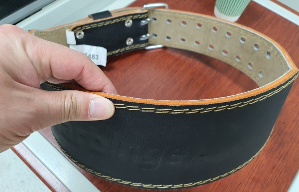 소가죽으로된-검은색-헬스벨트