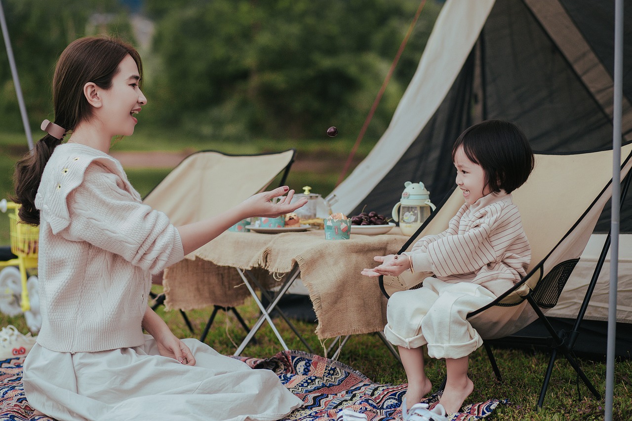 어린이 동반 가족 캠핑 사진