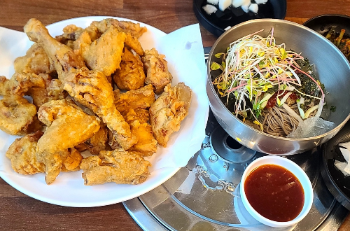 충주 중앙탑 막국수집에서 먹은 메밀 비빔막국수와 치킨