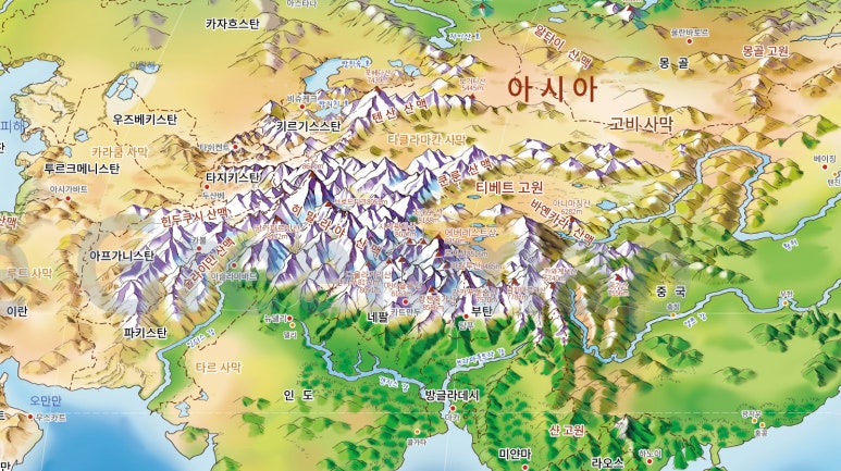 눈 덮인 히말라야의 경이로움