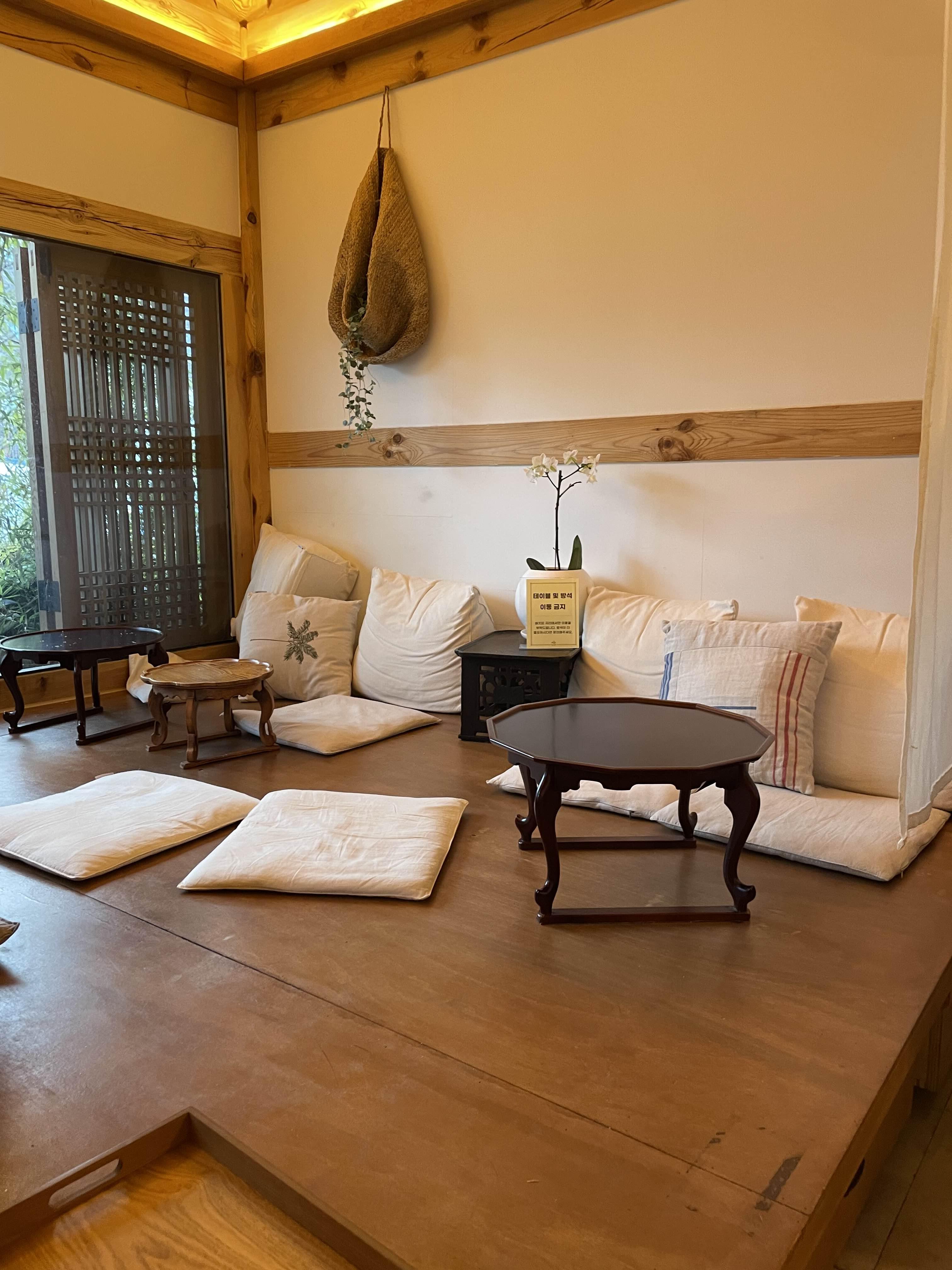 카페금성동좌석