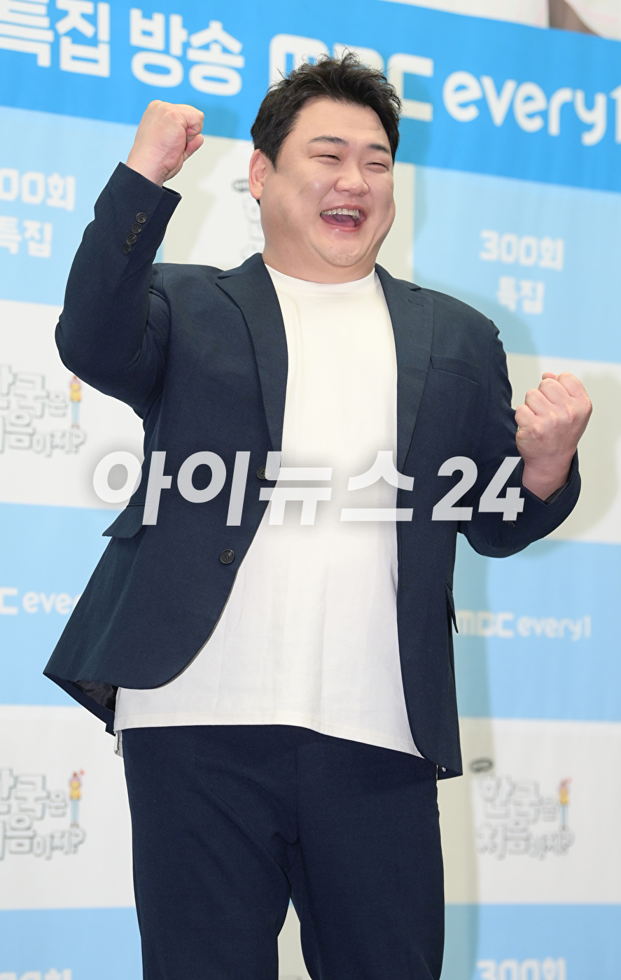 방송인 알베르토-이현이-김준현이 15일 오전 서울 상암동 스탠포드 호텔에서 진행된 MBC 에브리원 &#39;어서와 한국은 처음이지&#39; 300회 특집 기자간담회에 참석하고 있다. [사진=정소희 기자]