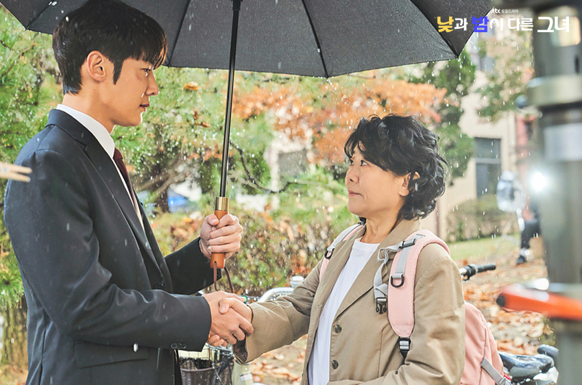 낮과 밤이 다른 그녀 몇부작 재방송 OTT 시청률 줄거리