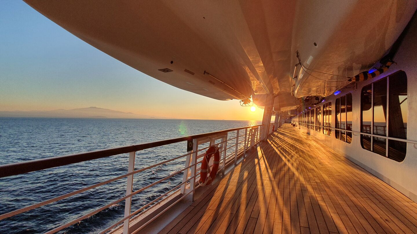 알래스카 vs 북유럽 크루즈 여행, 자연 경관 비교