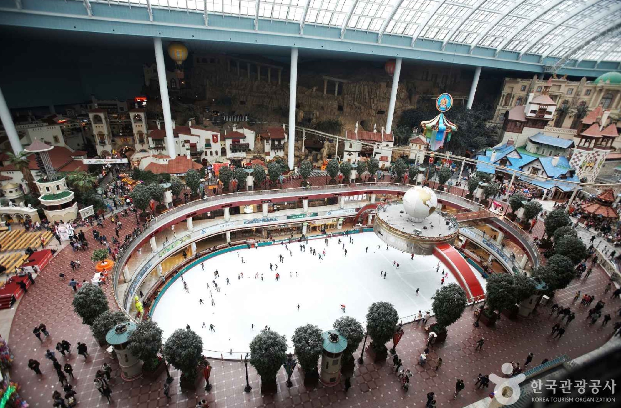 겨울-1박2일-국내-가족-여행지-롯데월드-아이스링크