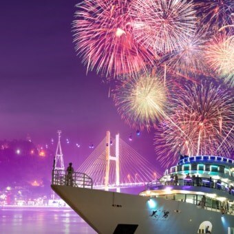 여수 크르주 야경 불꽃놀이 사진