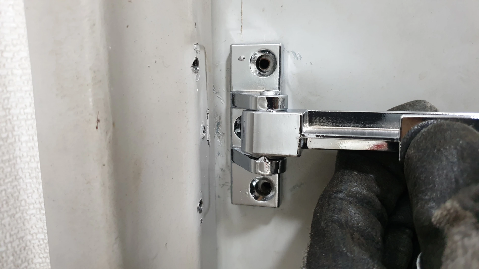 안전고리 설치 위치