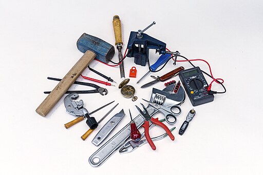 글의 이해를 돕기 위한 DIY 공구 이미지