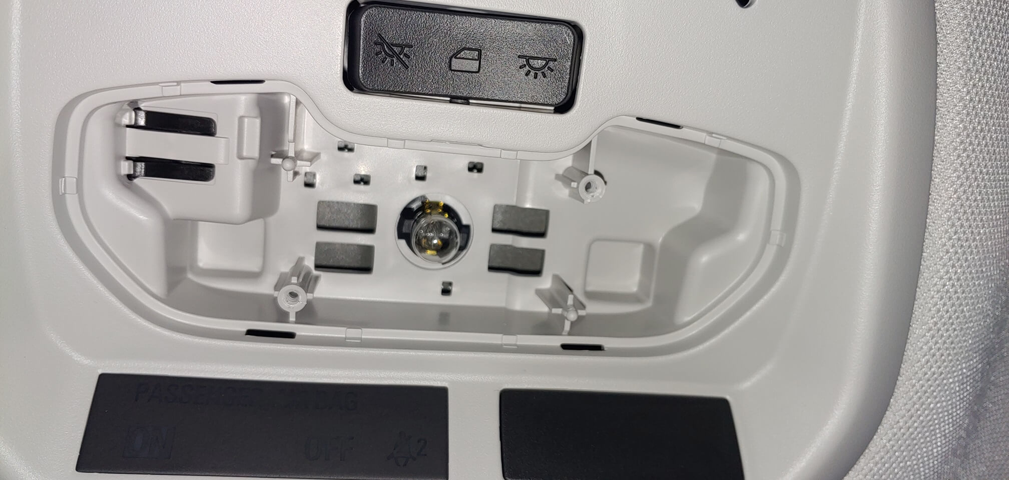 실제 차주가 알려주는 쉐보레 트랙스 크로스오버 - LED 실내등(전등) 교체하기