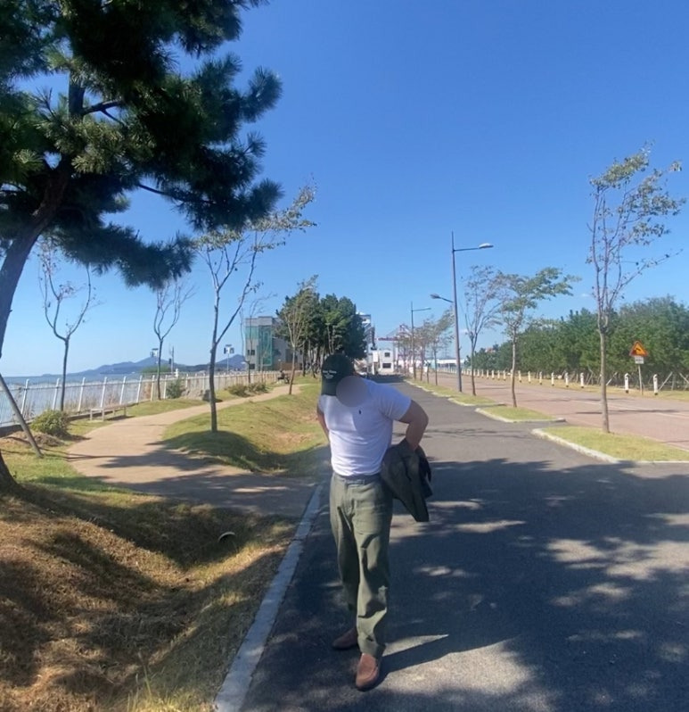 데일리룩(2024. 9. 29.)두마로 쿤스트하우스 코튼 볼캡, 비슬로우 코튼자켓, 폴로랄프로렌 베이직 티셔츠, 무신사스탠다드 오어슬로우 퍼티그팬츠, 커스텀에이드 스웨이드 페니로퍼