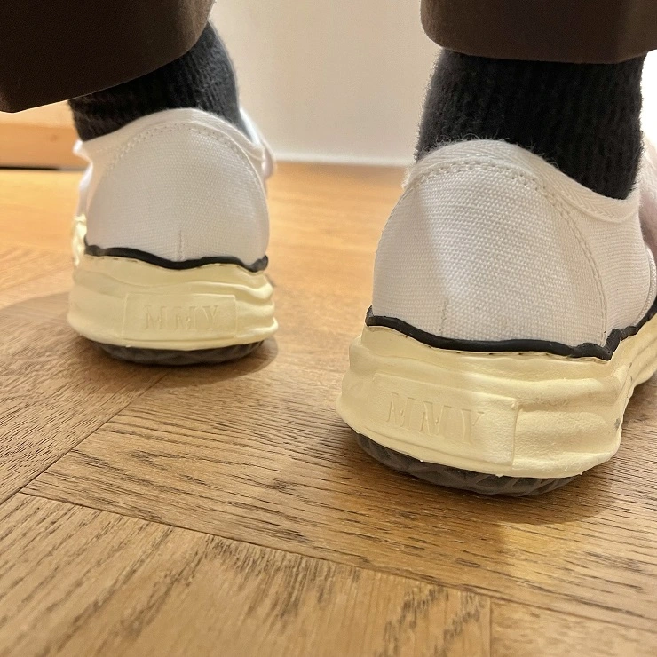 탄탄한 고무 아웃솔