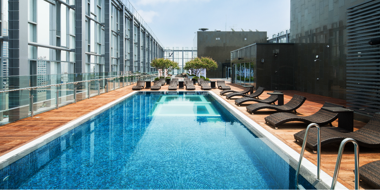 계절 상관없이 즐기는 서울 호텔 루프탑 수영장 BEST 05 L7 홍대 바이 롯데, SR 호텔 마곡,H 에비뉴 호텔 건대 포함