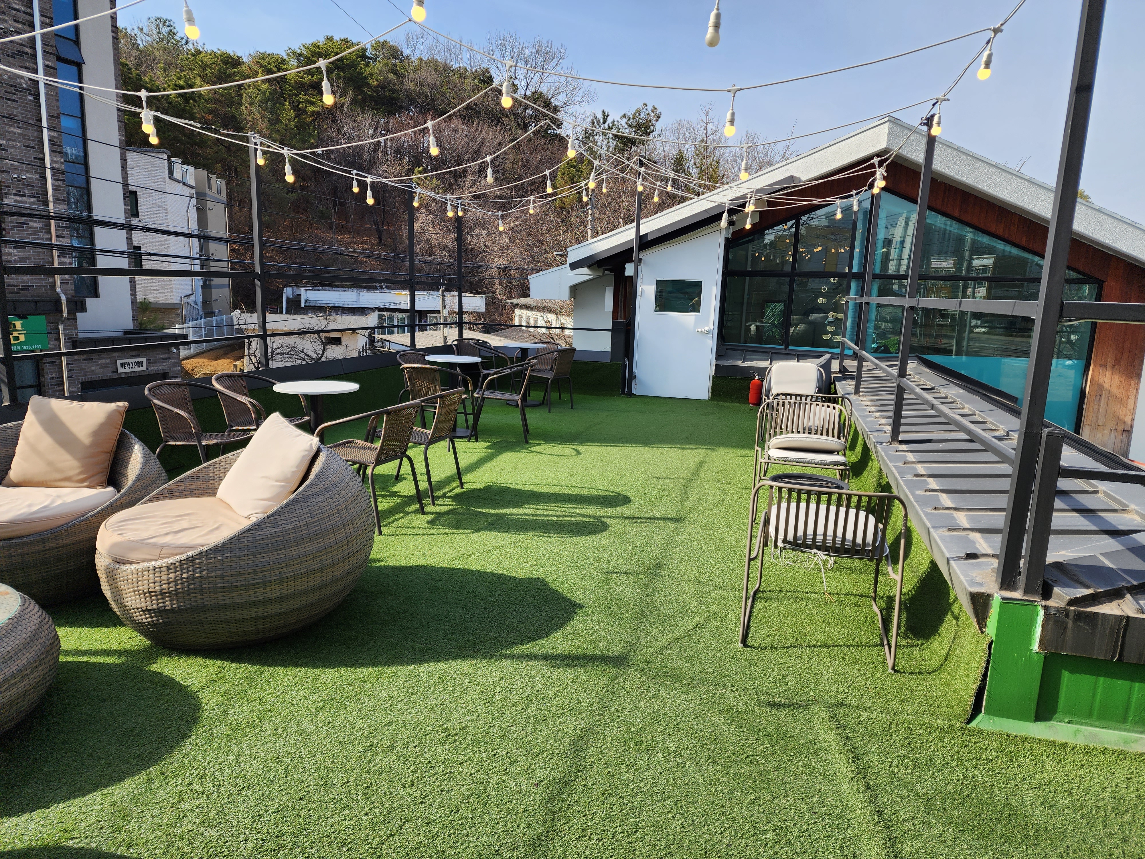 딜리포인트 카페 2층 옥상 테라스