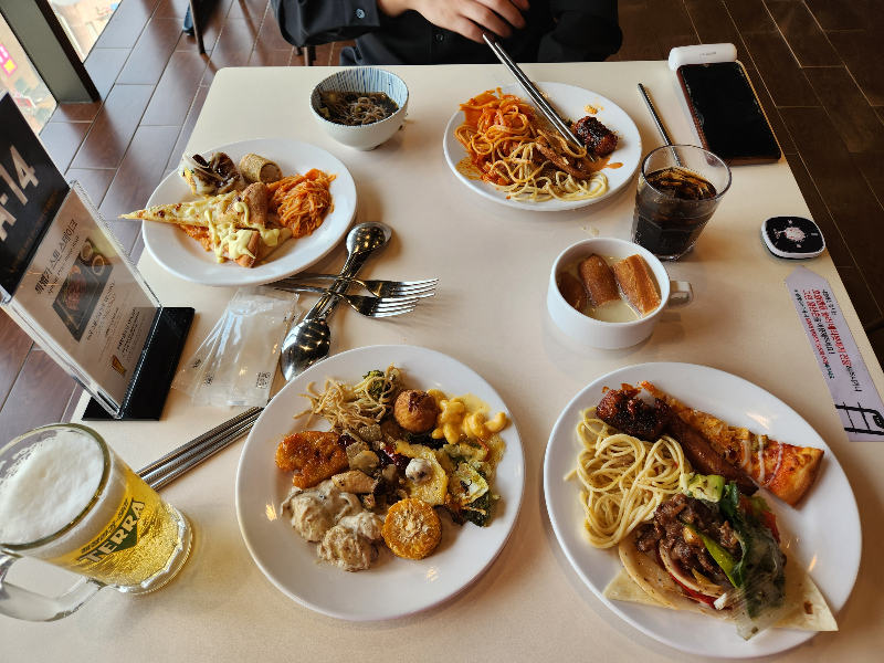 서울대입구 에그옐로우 애슐리퀸즈