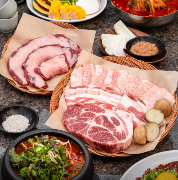 오늘N 퇴근후N 스테이크목살 오겹살 고추장육회 애호박찌개 용산 용리단길 남도돼지촌