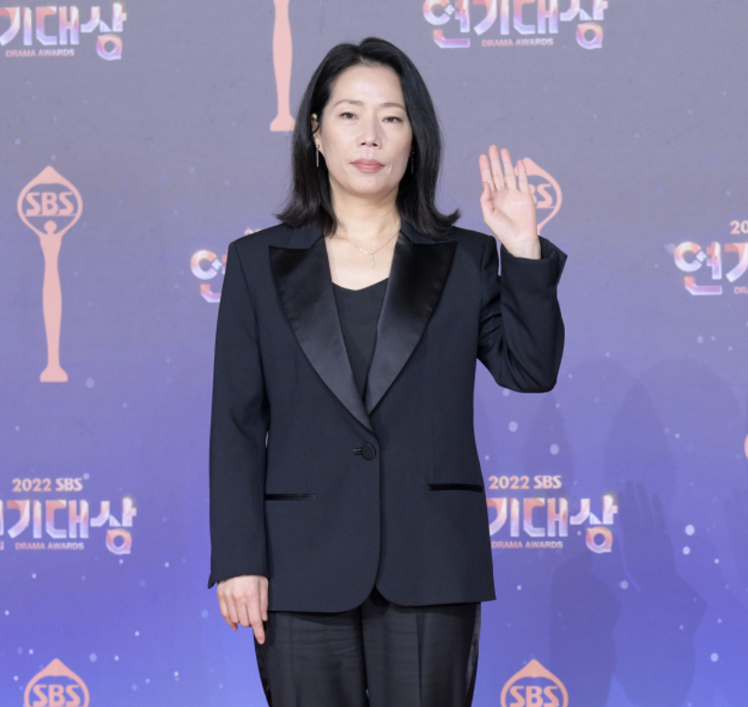 심소영 손인사