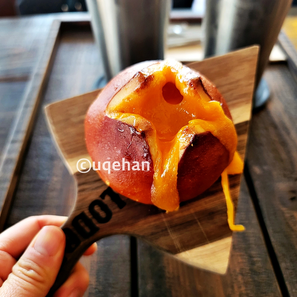 카페럿지에서 판매중이 치즈단지 베이커리 사진이다.