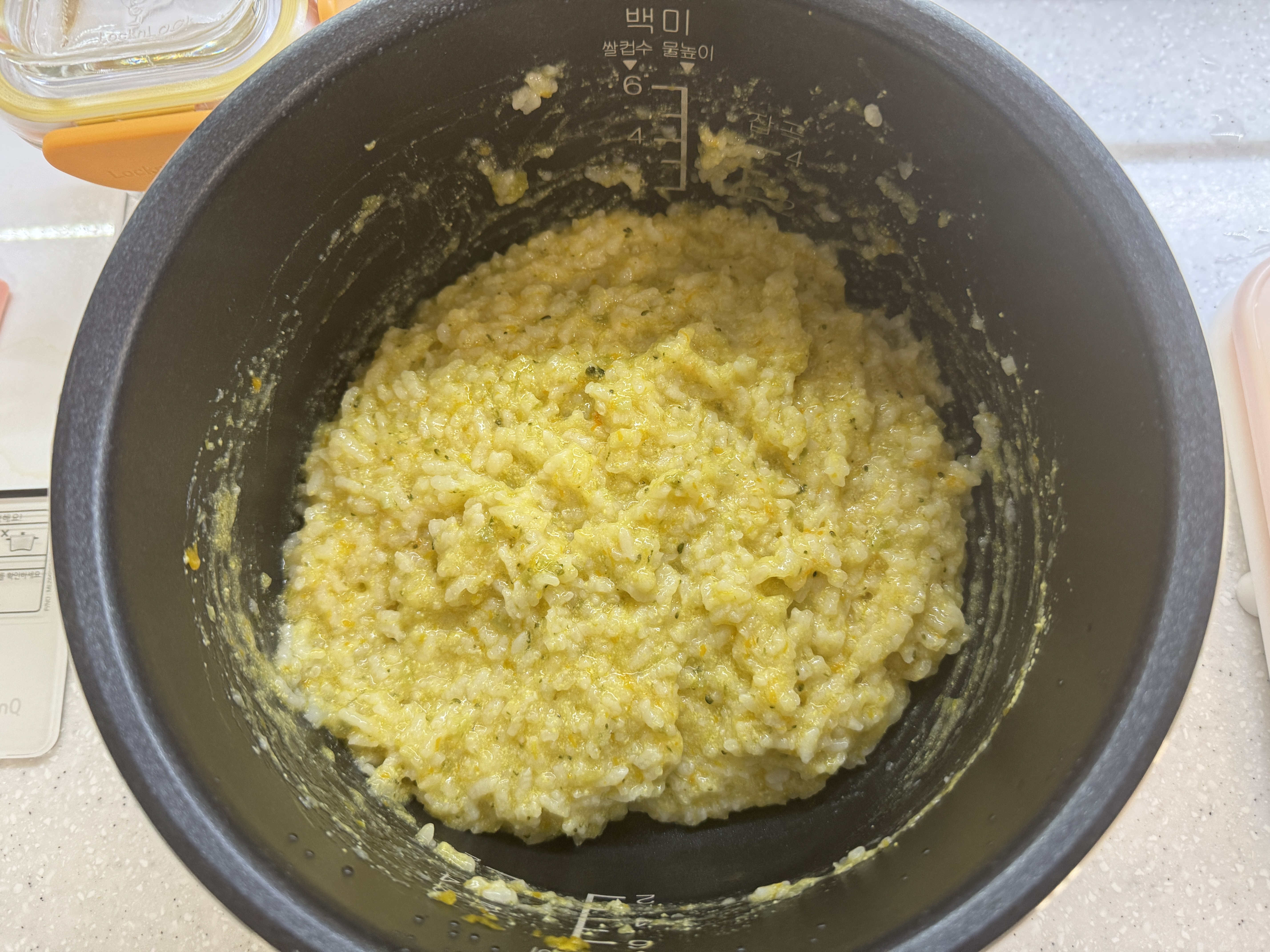달걀애호박단호박브로콜리 죽이 완성 된 후 섞어 준 사진