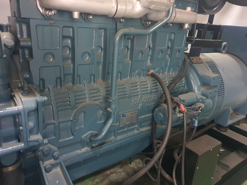 비상발전기-몸체