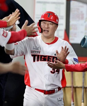 최형우 야구선수 사진