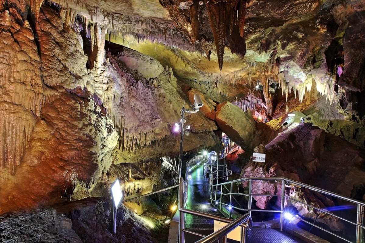 천곡-황금-바쥐동굴의-내부