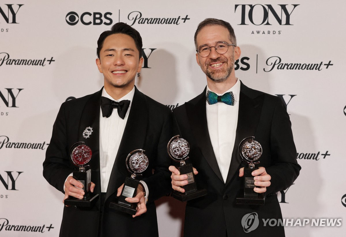 어쩌면 해피엔딩 토니상 6관왕