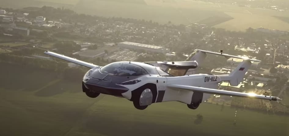 도로용 차량에서 3분 내 비행기로 변신 듀얼모드 '에어카' VIDEO: Futuristic flying 'AirCar' on test flight in Slovakia
