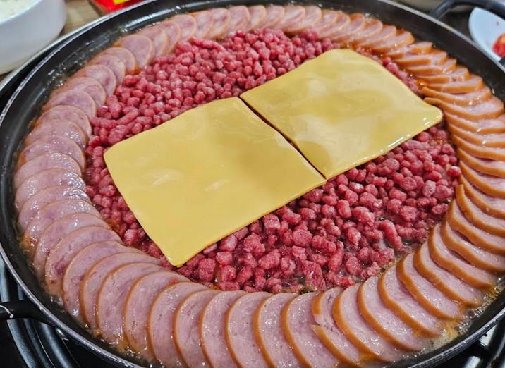 자극 없는 부대찌개가 끌릴 때, 수원 이나경송탄부대찌개의 매력