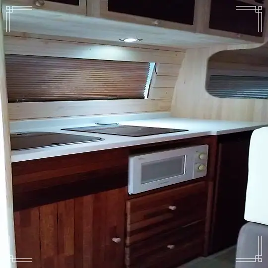 생방송오늘저녁 대둔산 나무 우드 캠핑카 제작 리모델링 공방 제작 의뢰 및 강좌 특강 추천